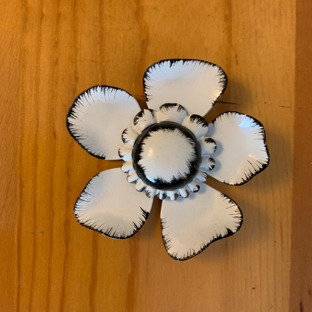 Vintage Mod 60’s 70’s White and Black Painted Trimmed 3D Metal Flower Brooch