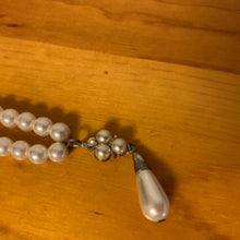 Load image into Gallery viewer, Vintage Faux Pearl 16&quot; Choker Pearl Cluster and Pearl Drop Rhinestone Necklace
