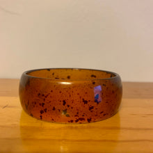 Load image into Gallery viewer, Vtg 60&#39;s 70&#39;s Confetti Apple Juice Faux Lucite Wide Brown Boho Bangle Bracelet
