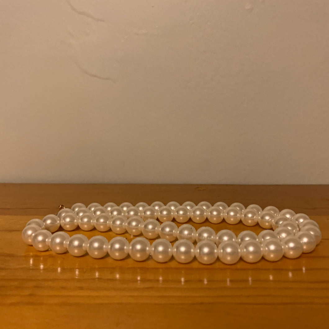 Vintage Faux White Large Pearl 24 inch Matinee Necklace Akoya Luster