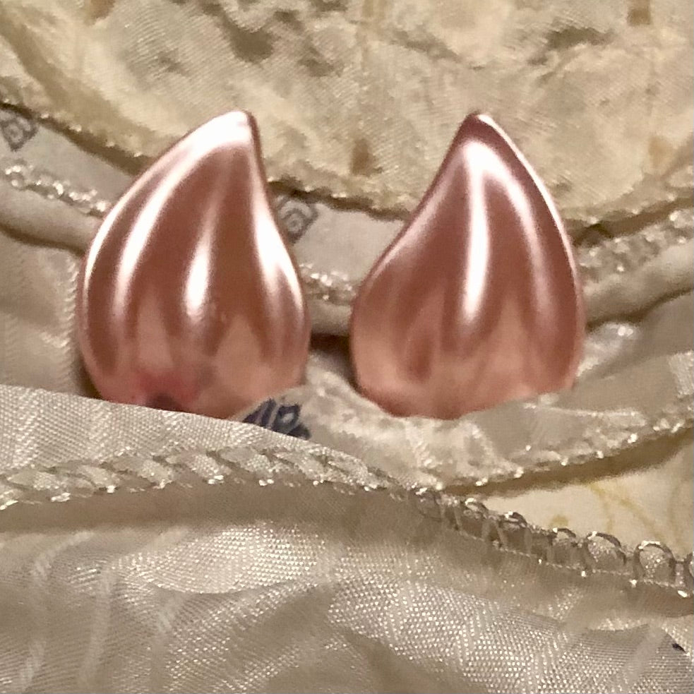 Vintage Jewelry Heavyweight Metal Pink Satin tone Flower Petal Earrings