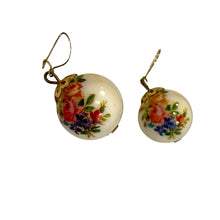 Load image into Gallery viewer, Vintage Jewelry Floral Flower and Off White Round Gold Tone Dangle Earrings
