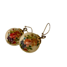 Load image into Gallery viewer, Vintage Jewelry Floral Flower and Off White Round Gold Tone Dangle Earrings
