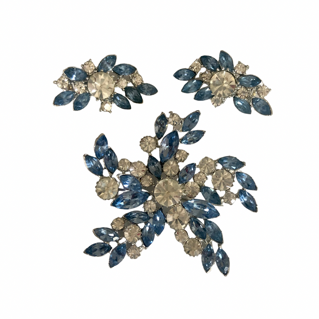 Vintage Jewelry Juliana Style Large Baby Blue and Clear Floral Flower Rhinestone Silver Tone Brooch and Clip on Earrings