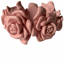 Load image into Gallery viewer, Vintage Jewelry Chunky 3D Pink Blush Carved Rose Roses Flower Floral Textured Stretch Bracelet
