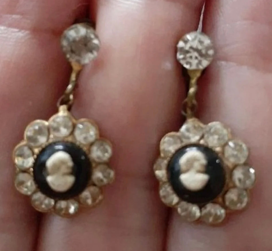 Vintage Jewelry Mini Victorian Revival French Black Jet Cameo Screwback Earrings