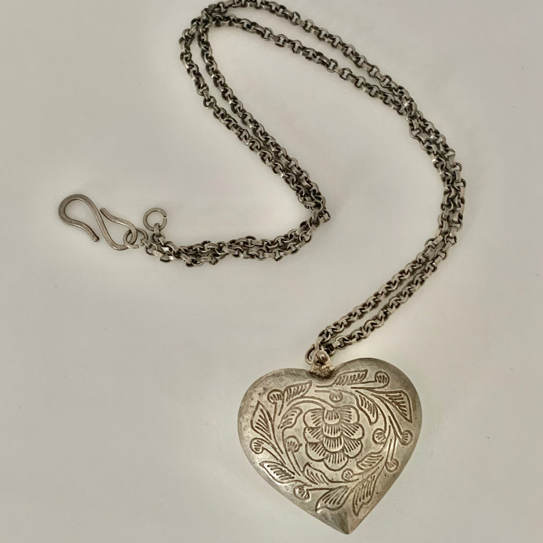 Vintage Silver Tone Floral Flower Filigree Heavy Etched Heart Pendant and Chain