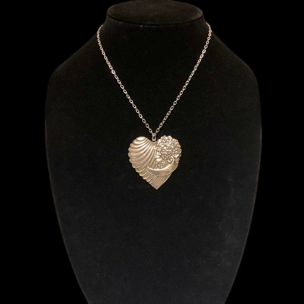 Handmade by Rose, Vintage Silver Plated 1970’s Brass Ribbed Victorian Style Floral Heart Pendant Necklace